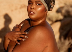 Lizzo поет во время бега на беговой дорожке: «Я делаю это для всех больших девочек»