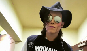 Майкл Джексон бьется на улице в Лас-Вегасе! Видео является хитом интернета