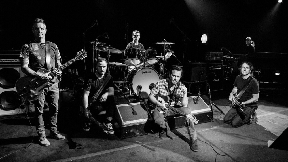 Гитарист Pearl Jam признался что был фанатом Mötley Crüe