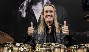 Нико Макбрейн (Iron Maiden) рассказал, как он победил рак