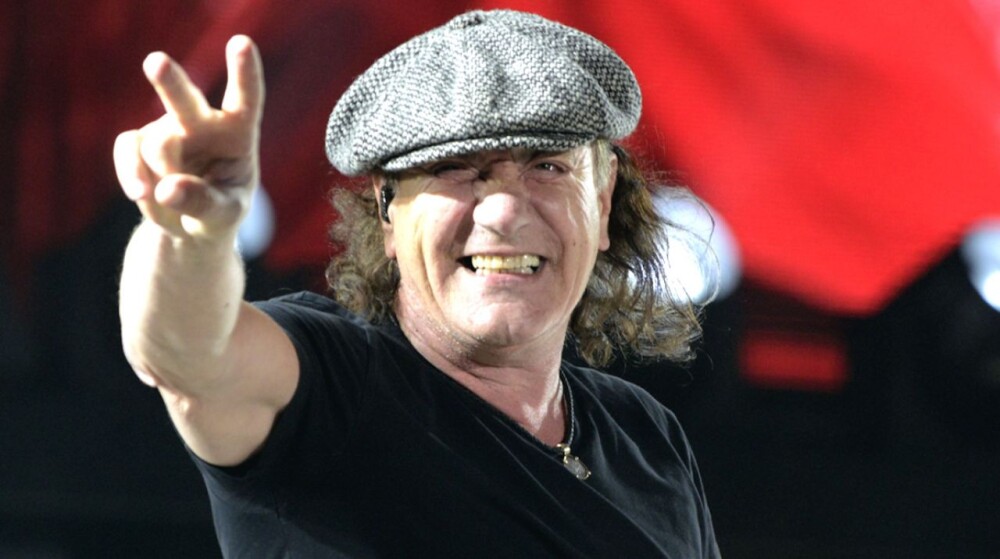 Радио Брайан Джонсон исполнил классику AC/DC на сцене (видео) - слушать ...