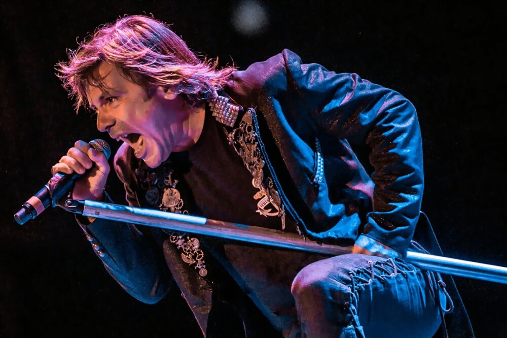 Брюс Дикинсон разыграл басиста на концерте Iron Maiden