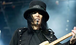 Мик Марс признался, что его партию гитары в Mötley Crüe удаляли