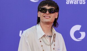 Альбом Peso Pluma «Genesis» занял первое место в чарте Latin Albums